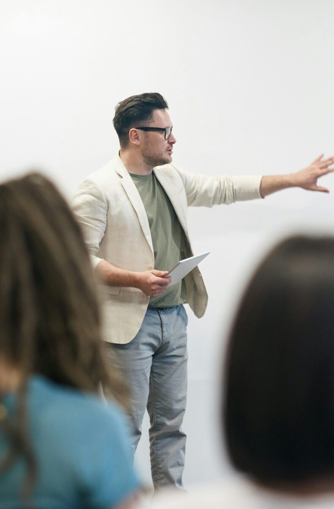 pexels-fauxels-3184328